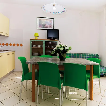 Bright And Comfortable Flat Apartman